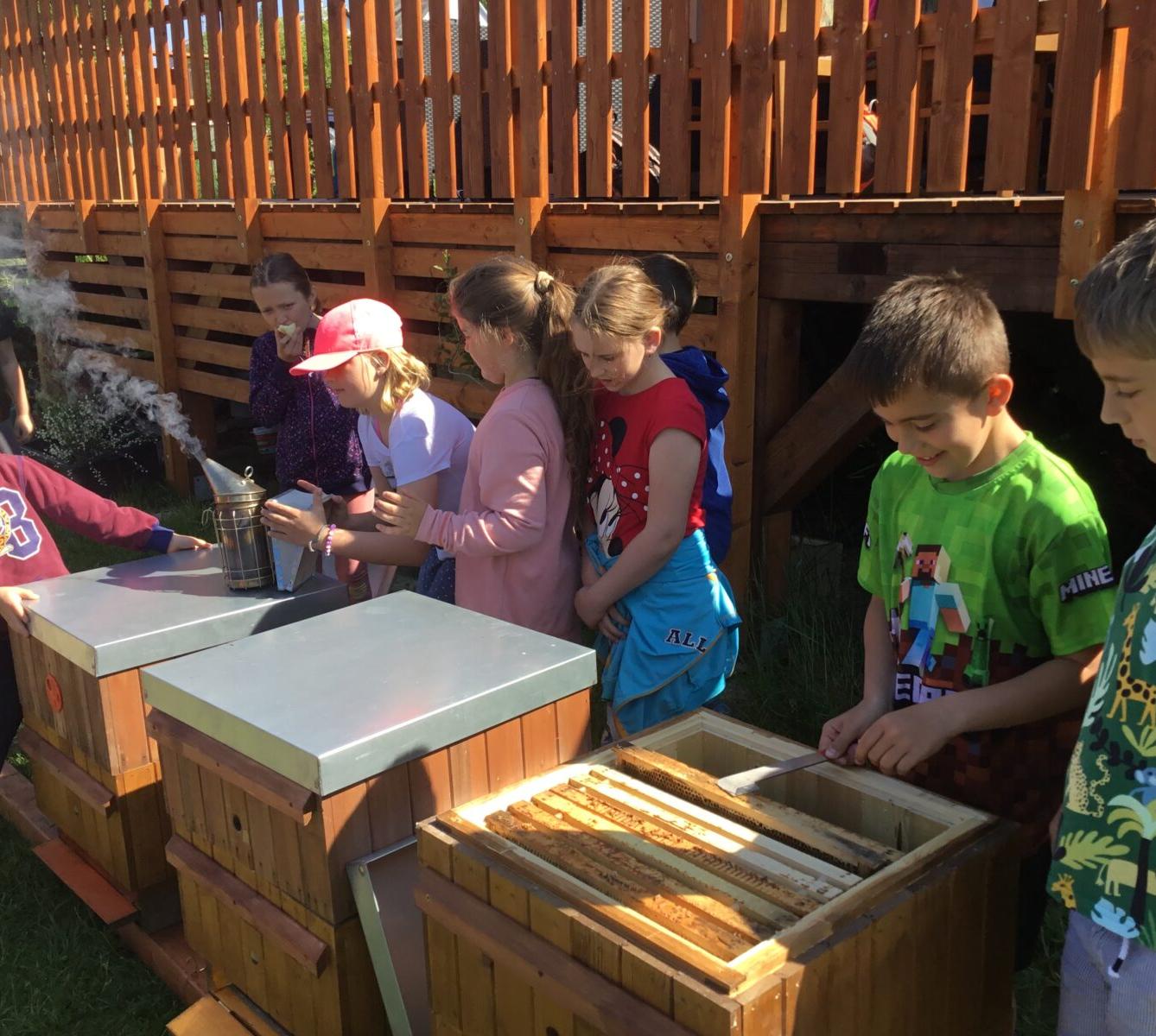 Dětský den a projektový "Den se včelami" ve třetí třídě - 24