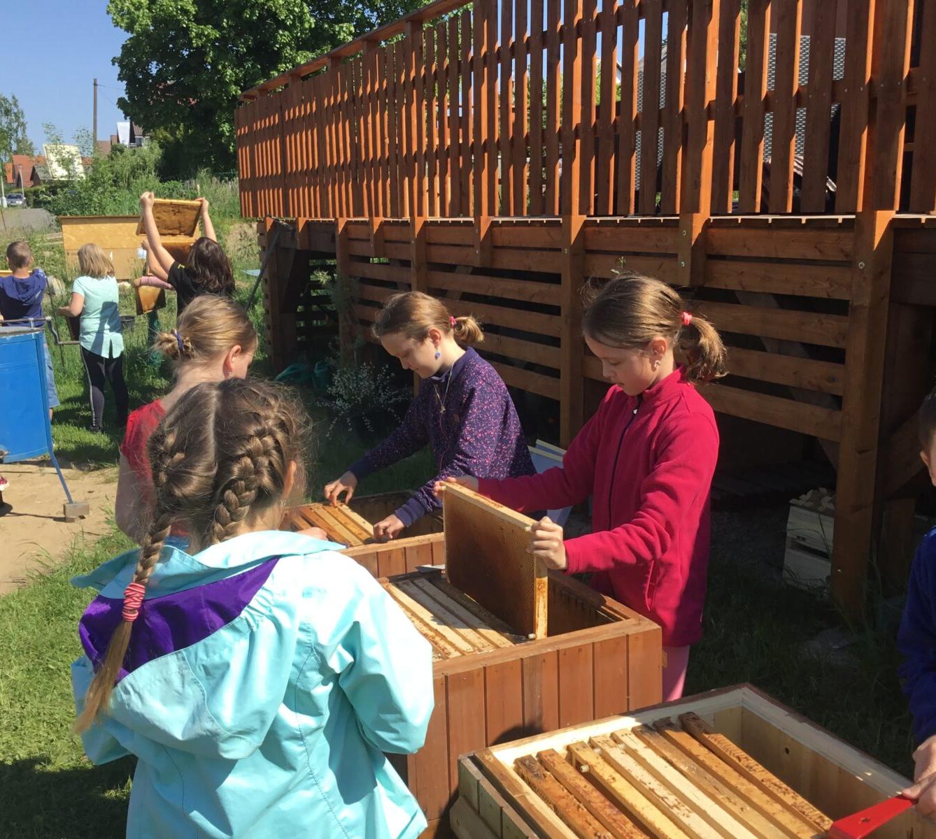 Dětský den a projektový "Den se včelami" ve třetí třídě - 25