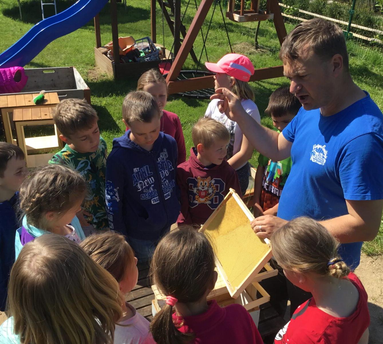 Dětský den a projektový "Den se včelami" ve třetí třídě - 29