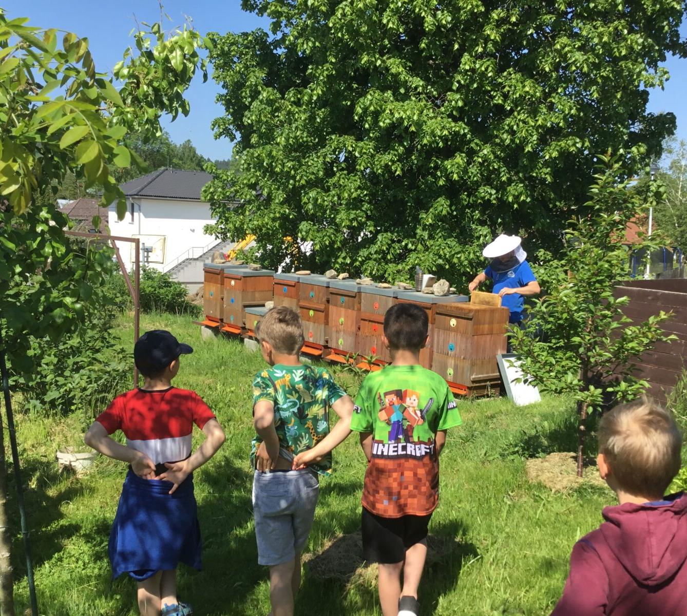 Dětský den a projektový "Den se včelami" ve třetí třídě - 30