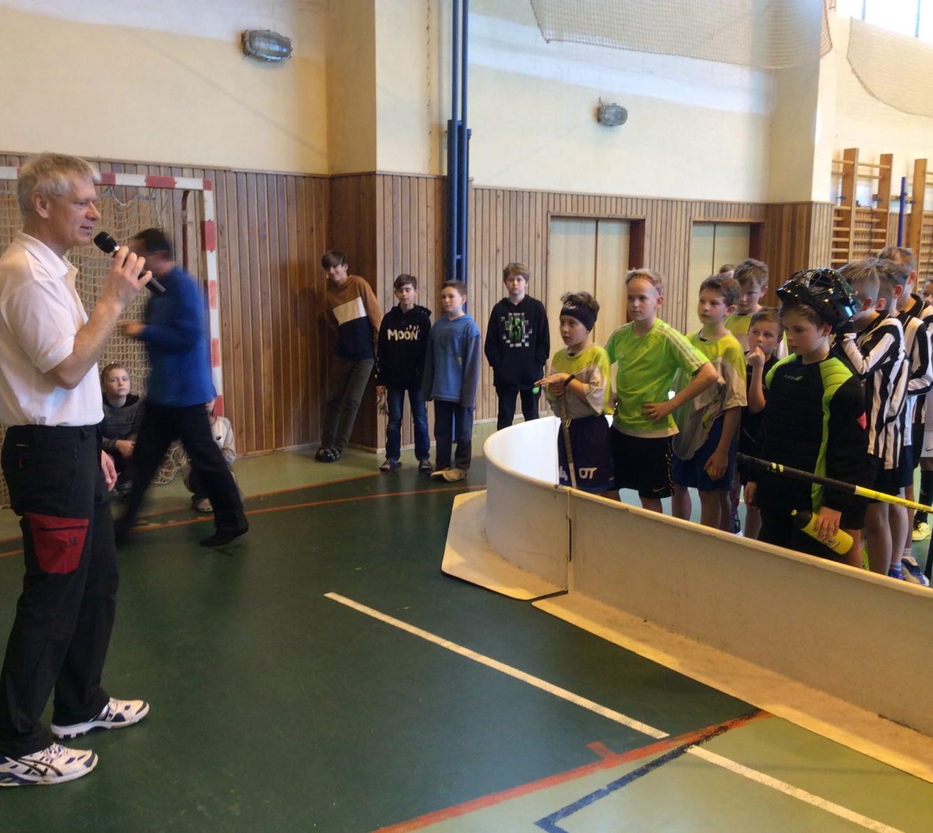 Vítězství a postup nejmladších florbalistů - 3