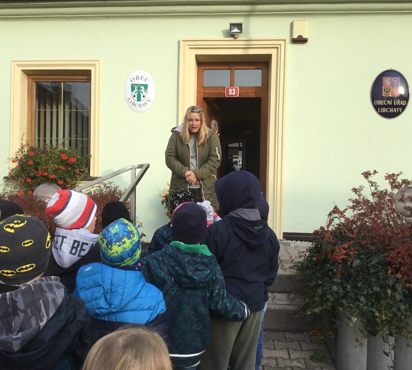 Prvňáčci v obecní knihovně - 1