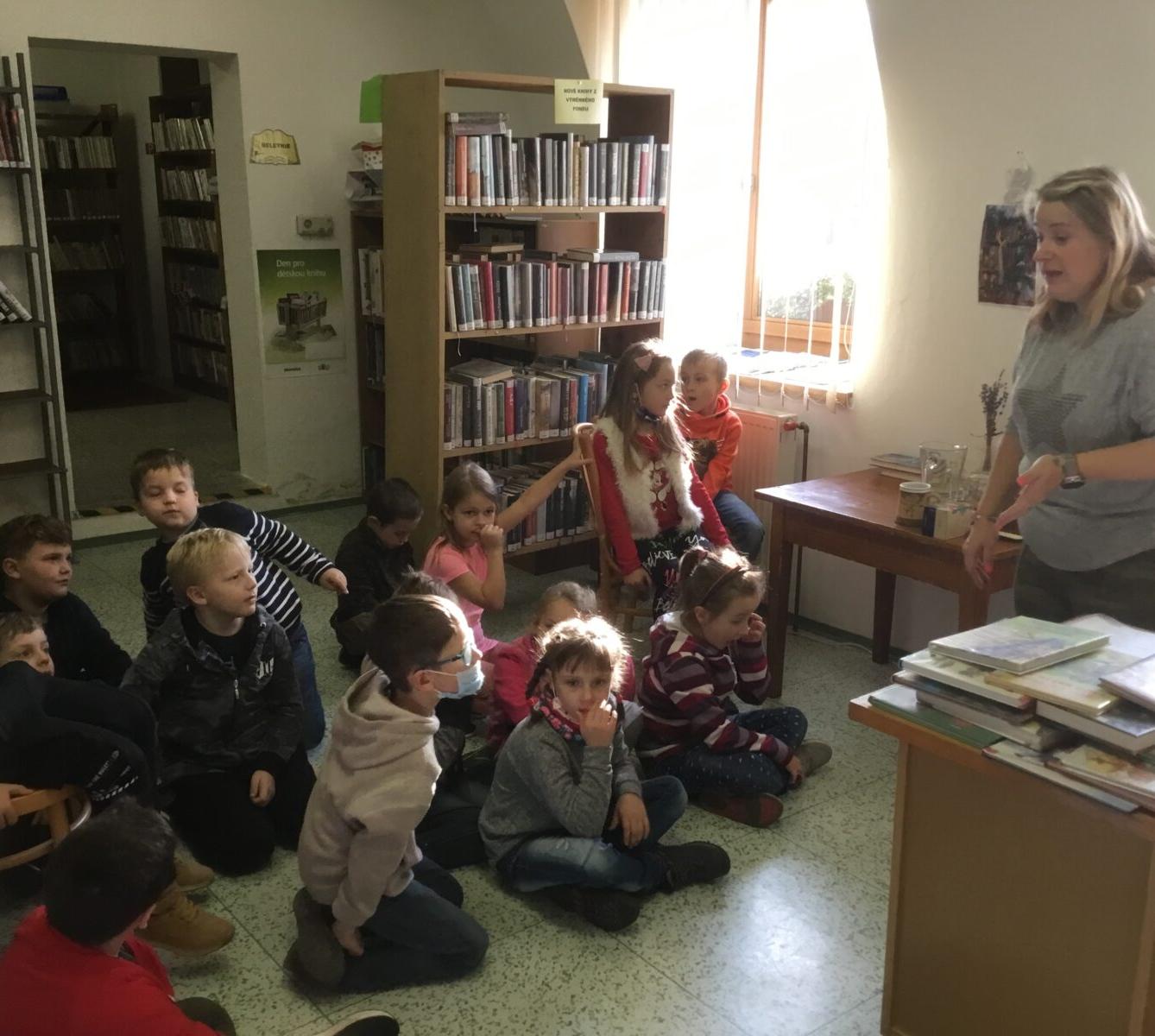 Prvňáčci v obecní knihovně - 5
