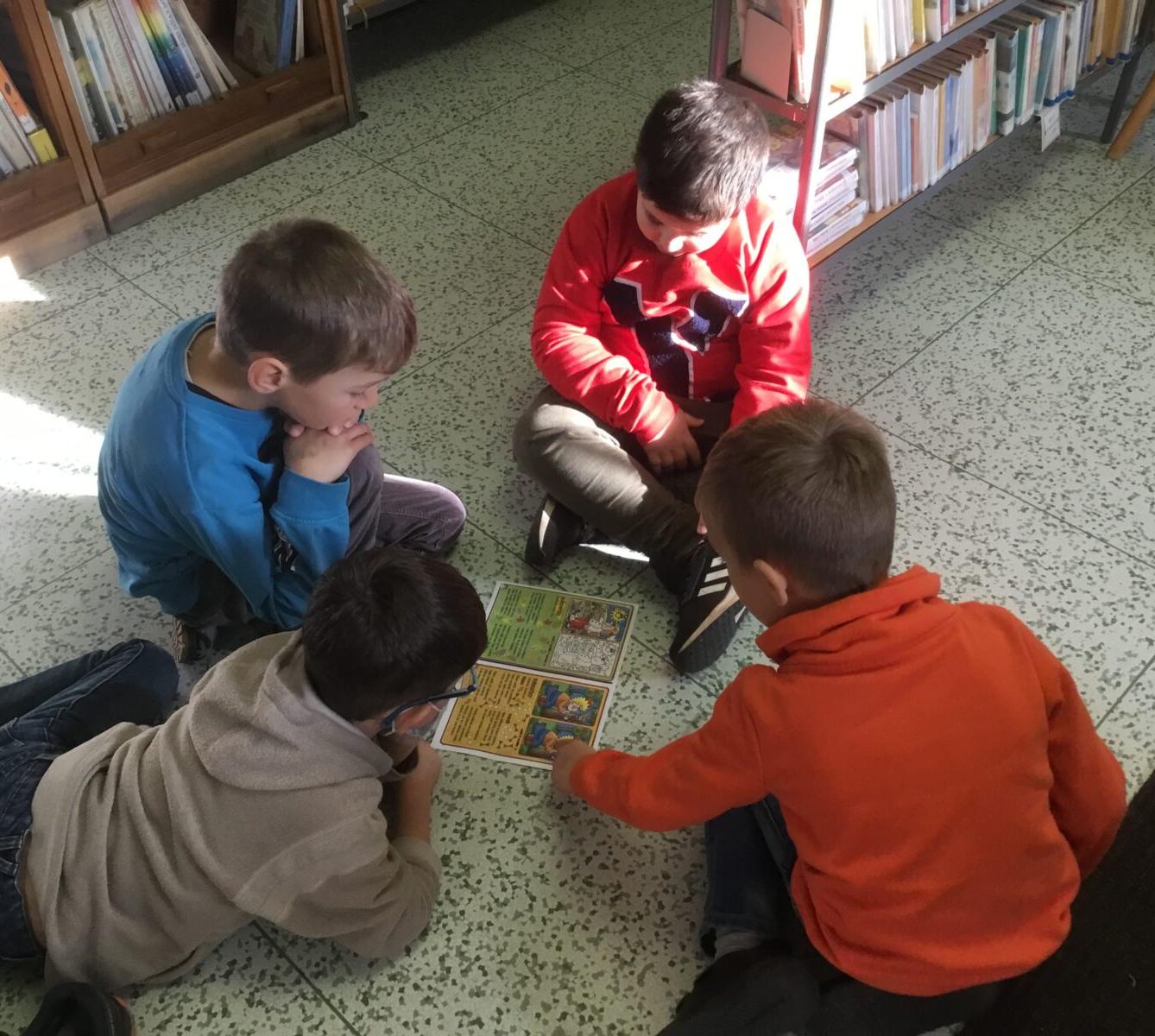 Prvňáčci v obecní knihovně - 6