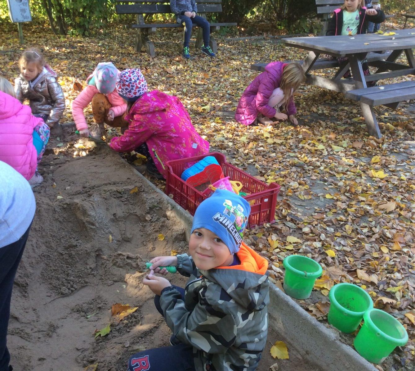DRAKIÁDA družinek a Říjen ve 2. oddělení - 24