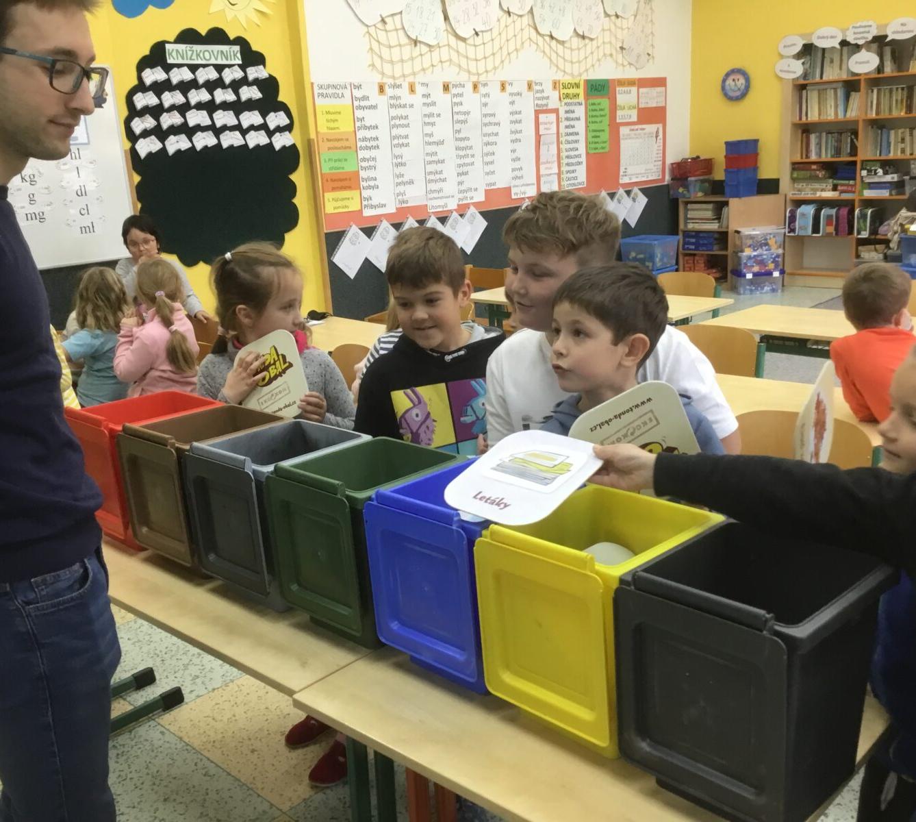 Pestrý pátek v 1. třídě - 15