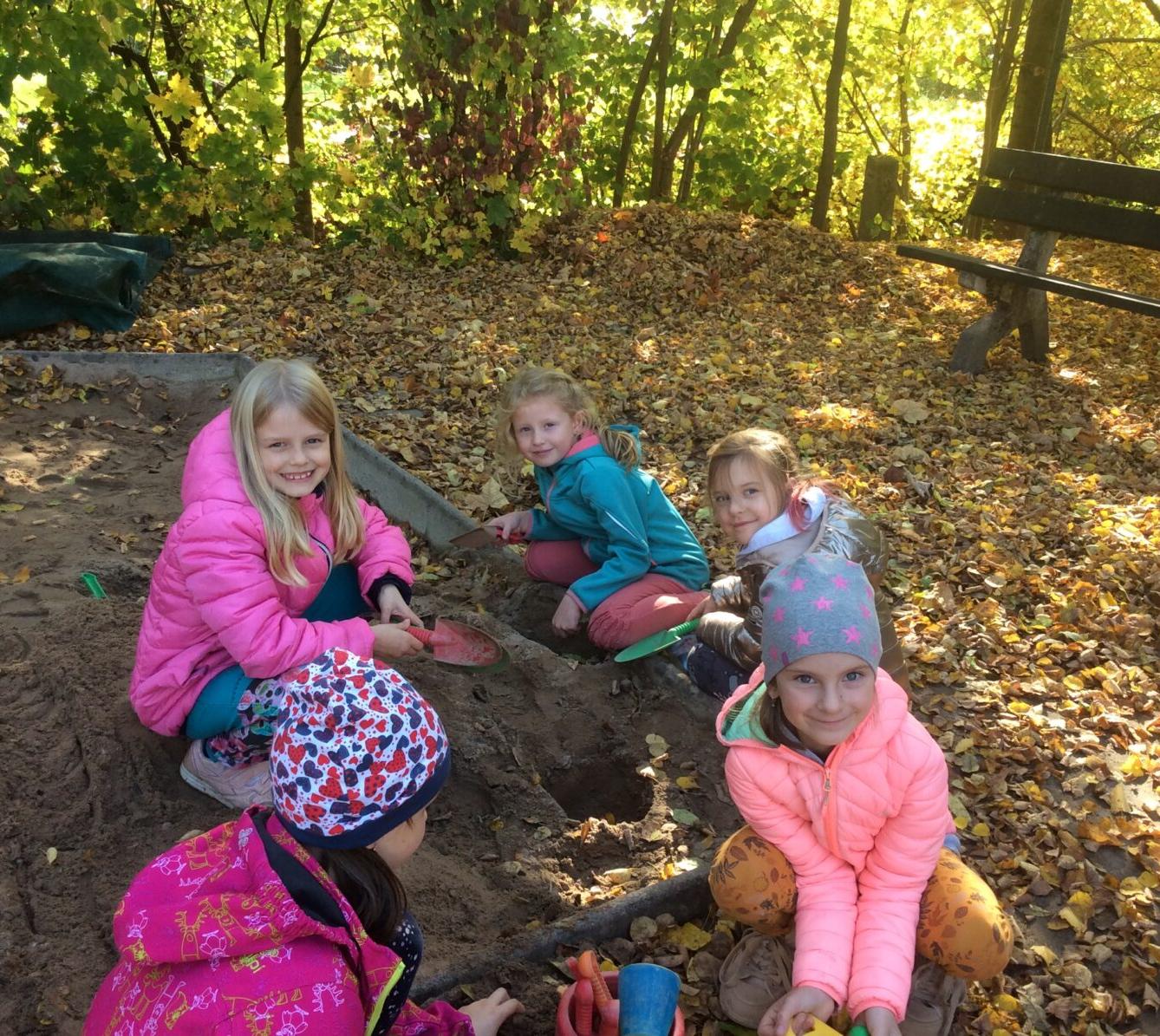 DRAKIÁDA družinek a Říjen ve 2. oddělení - 25