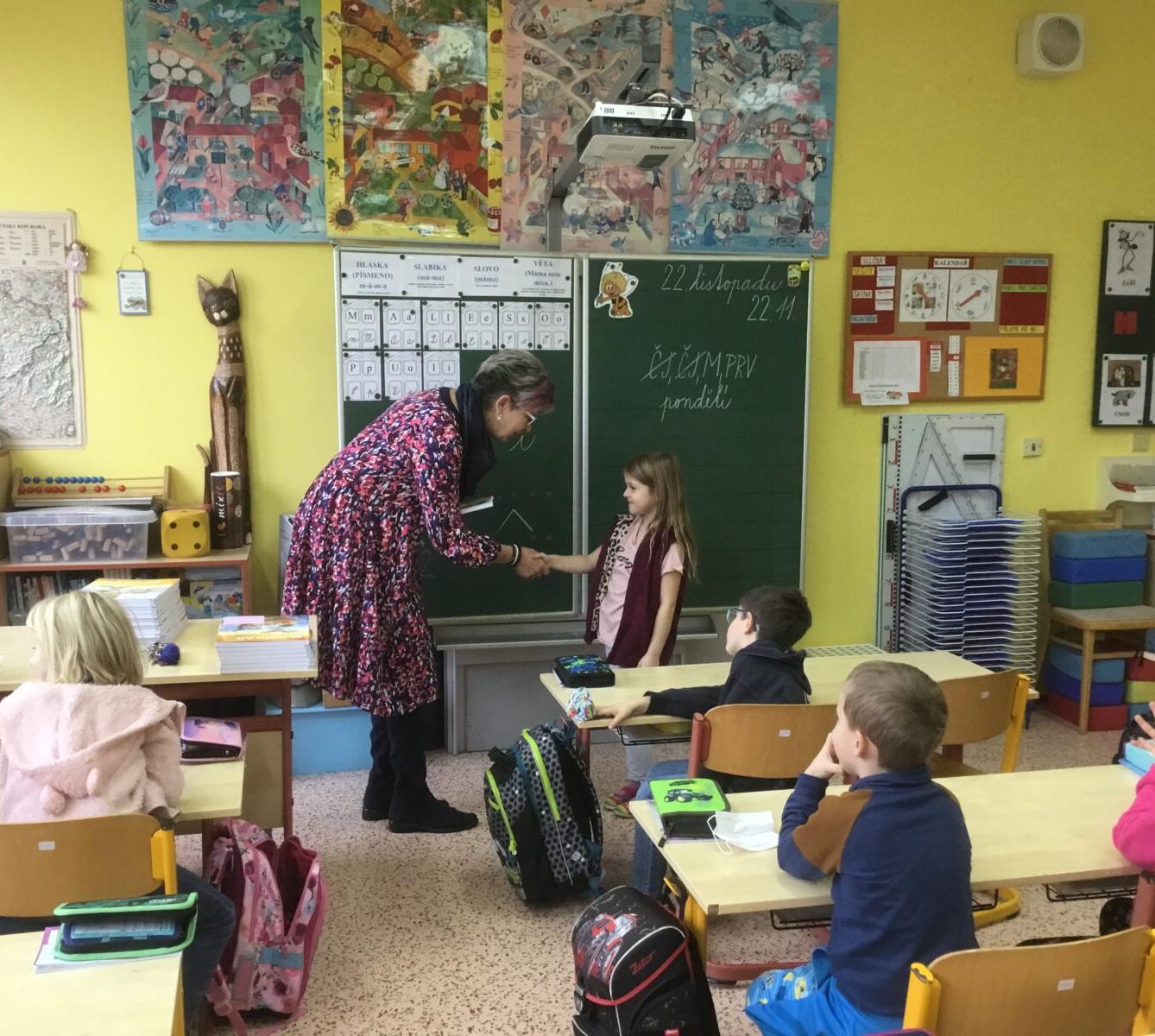 Slavnostní předávání Slabikářů v 1. třídě - 3