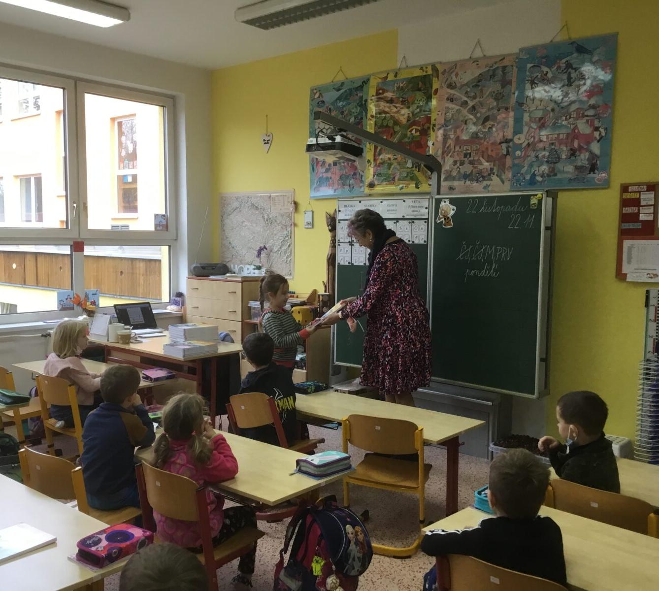 Slavnostní předávání Slabikářů v 1. třídě - 4