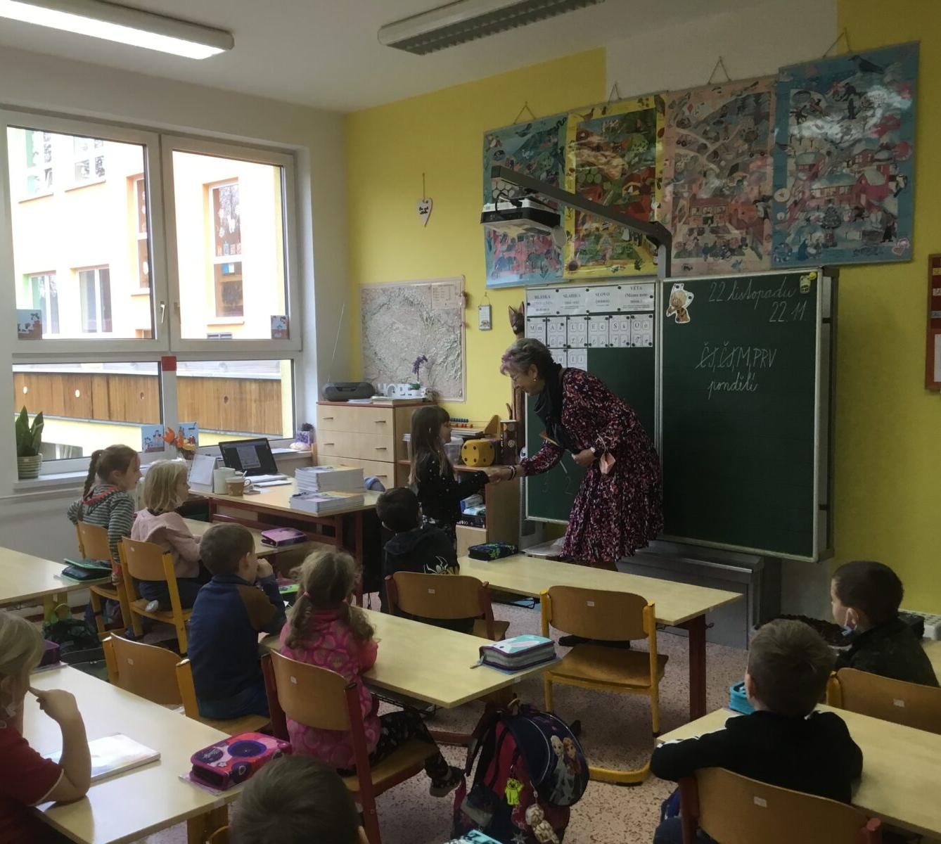 Slavnostní předávání Slabikářů v 1. třídě - 5