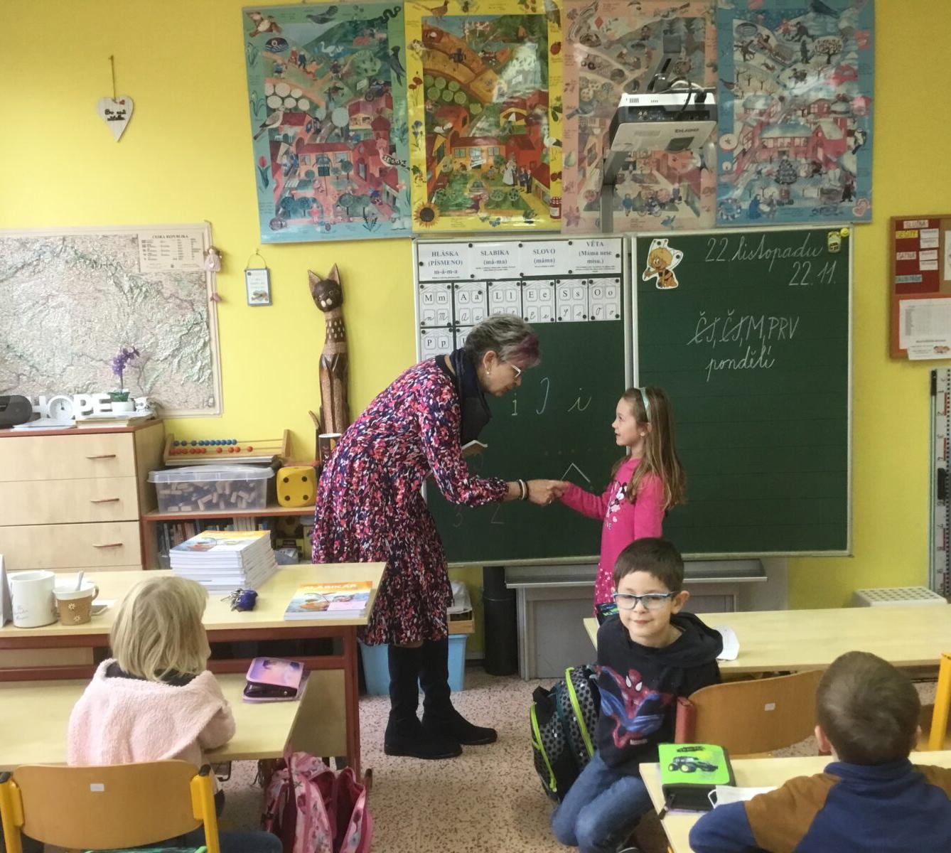 Slavnostní předávání Slabikářů v 1. třídě - 8