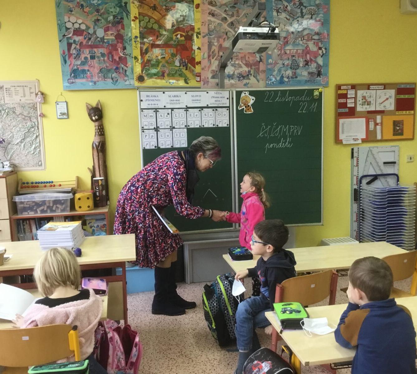 Slavnostní předávání Slabikářů v 1. třídě - 10