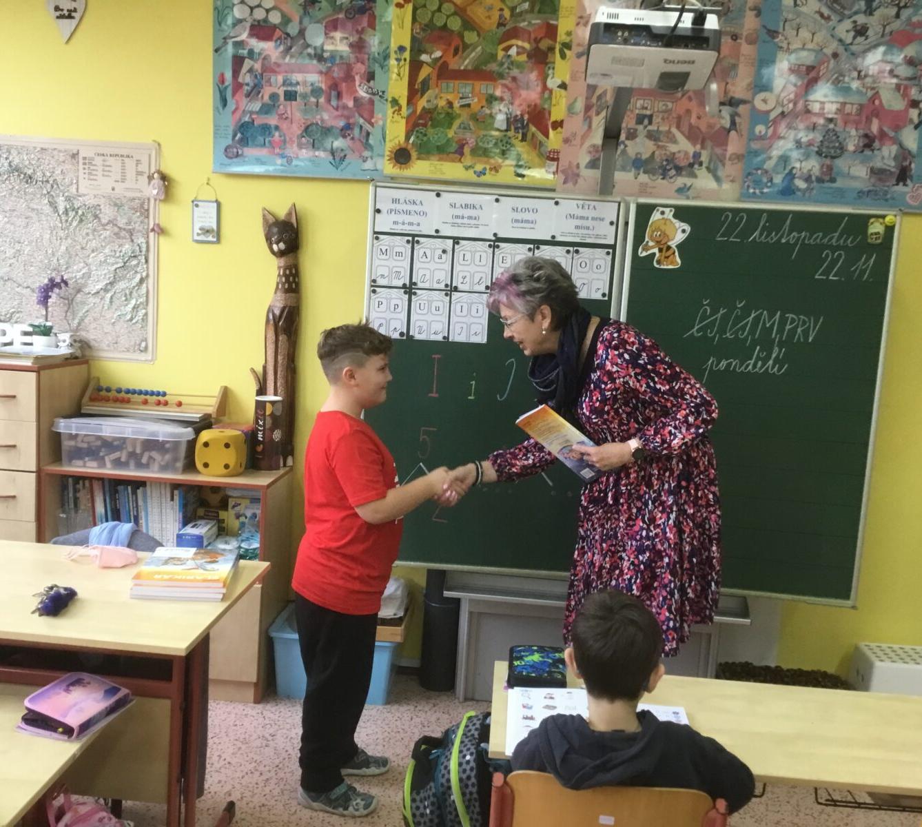 Slavnostní předávání Slabikářů v 1. třídě - 19