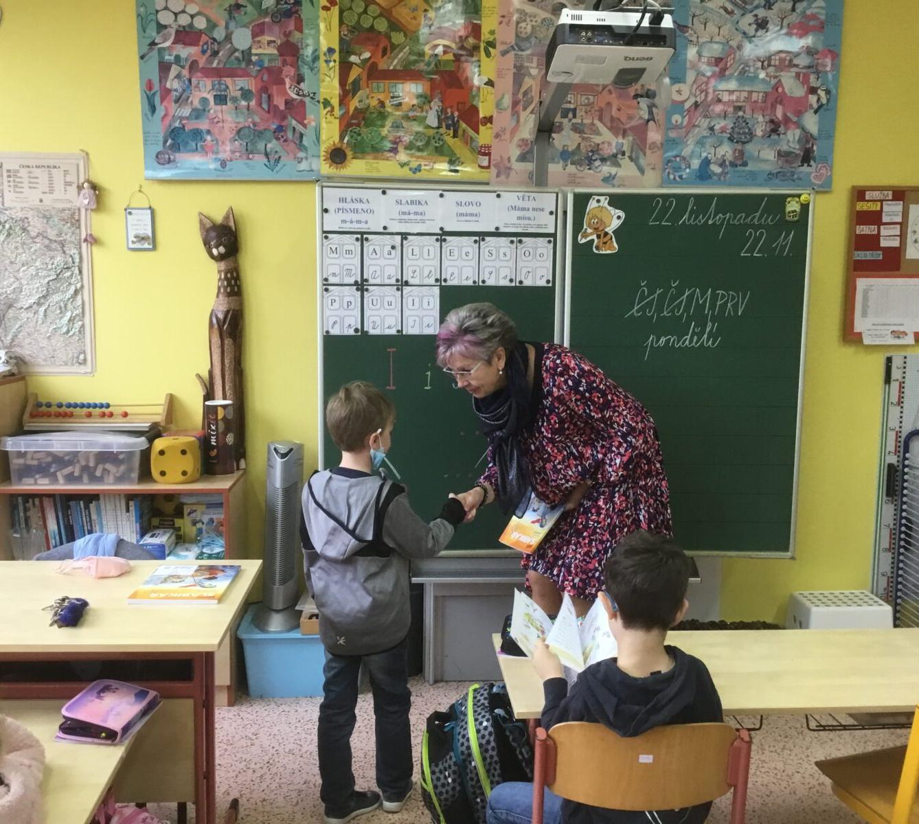 Slavnostní předávání Slabikářů v 1. třídě - 22