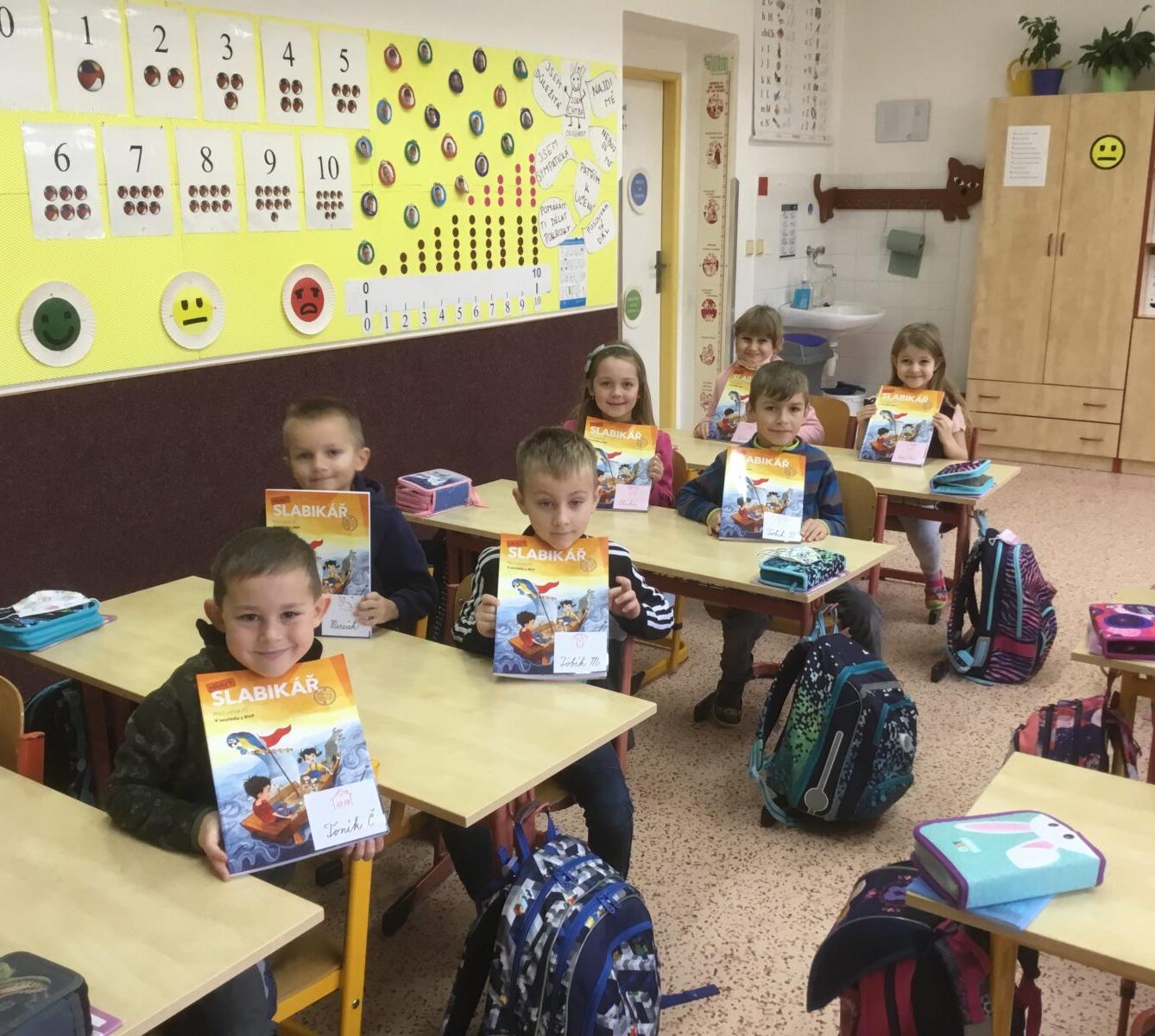 Slavnostní předávání Slabikářů v 1. třídě - 24