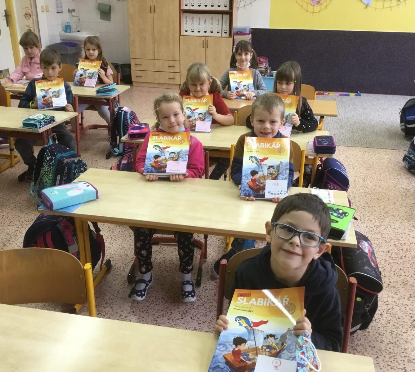 Slavnostní předávání Slabikářů v 1. třídě - 25