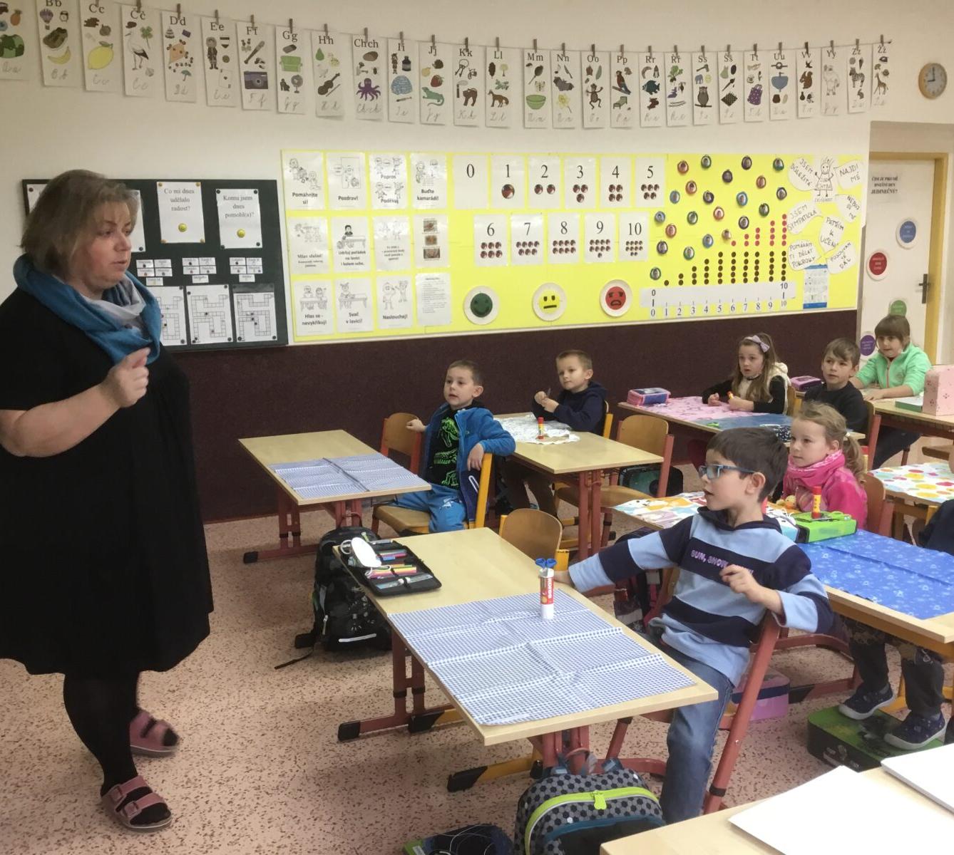 PRVŇÁČCI POKRAČUJÍ VE VÁNOČNÍM A ZIMNÍM TVOŘENÍ - 1