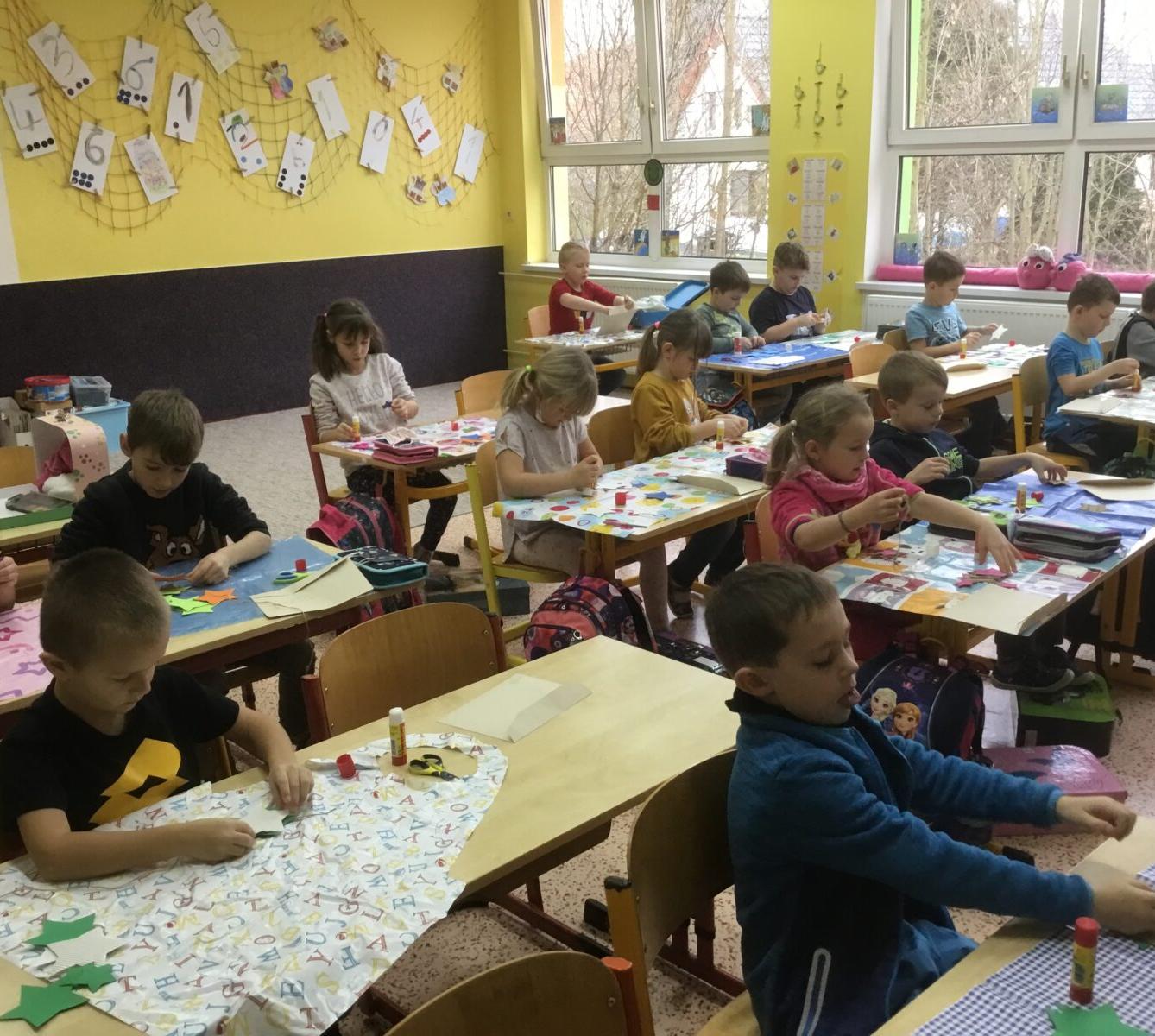 PRVŇÁČCI POKRAČUJÍ VE VÁNOČNÍM A ZIMNÍM TVOŘENÍ - 3