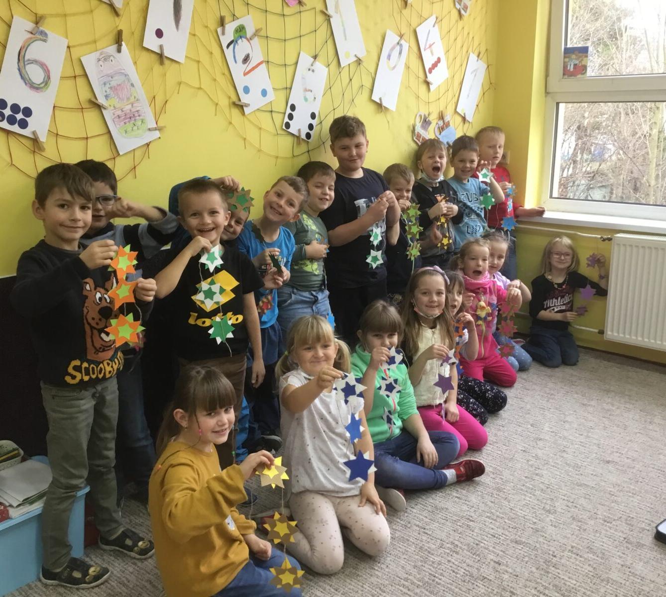 PRVŇÁČCI POKRAČUJÍ VE VÁNOČNÍM A ZIMNÍM TVOŘENÍ - 4