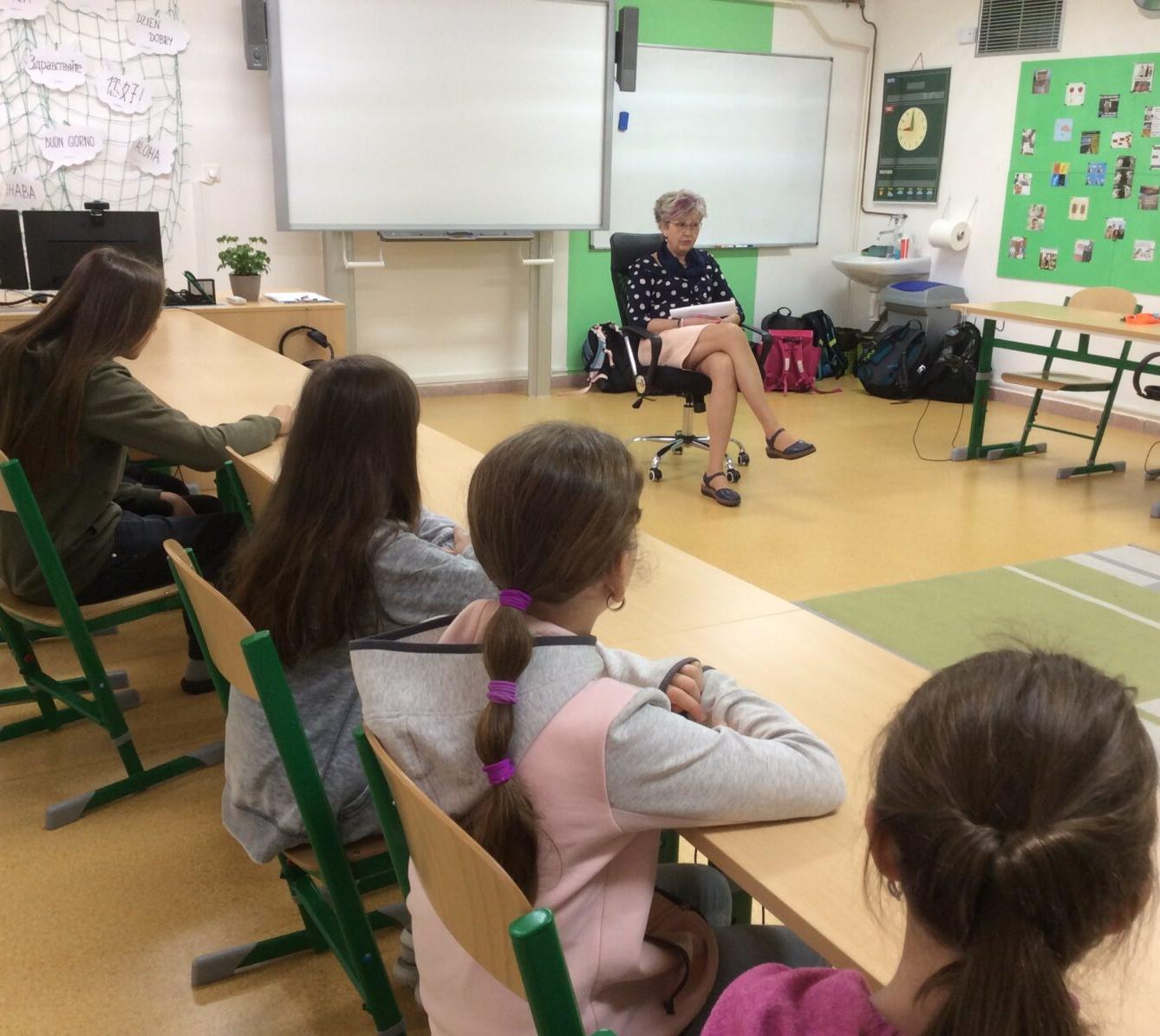 HORKÉ KŘESLO PRO PANÍ ŘEDITELKU - 2