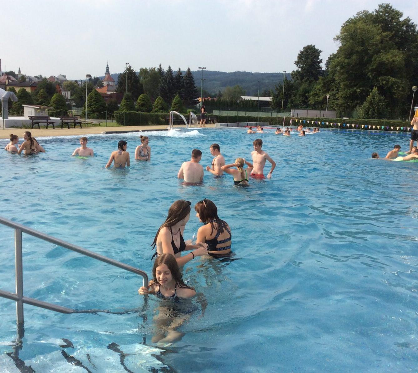 Závěr školního roku v aquaparku - 2