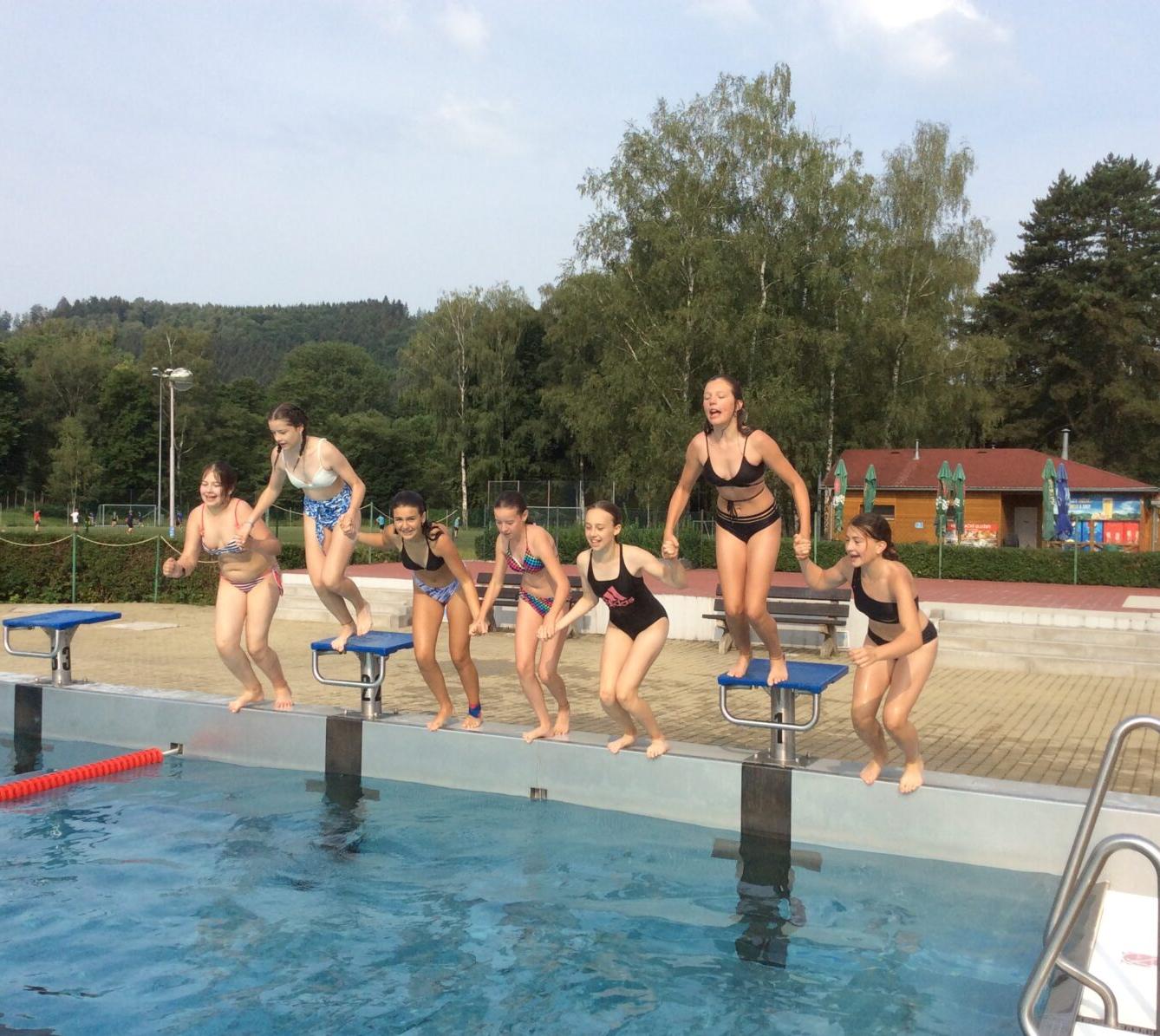 Závěr školního roku v aquaparku - 8