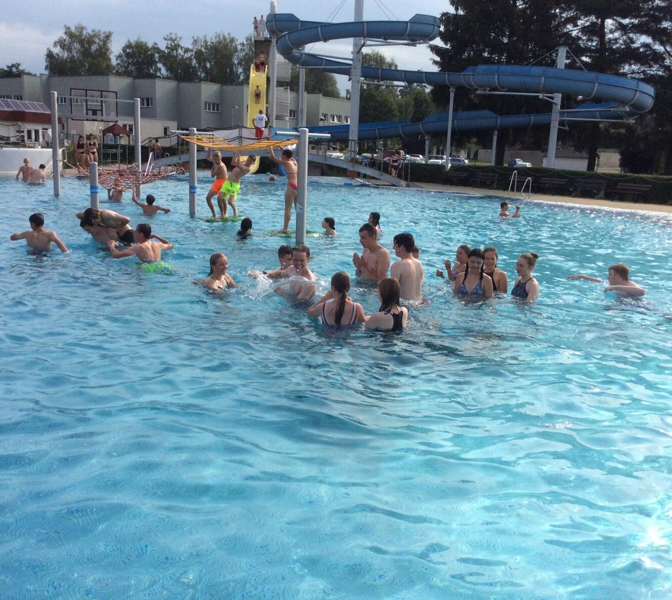Závěr školního roku v aquaparku - 12