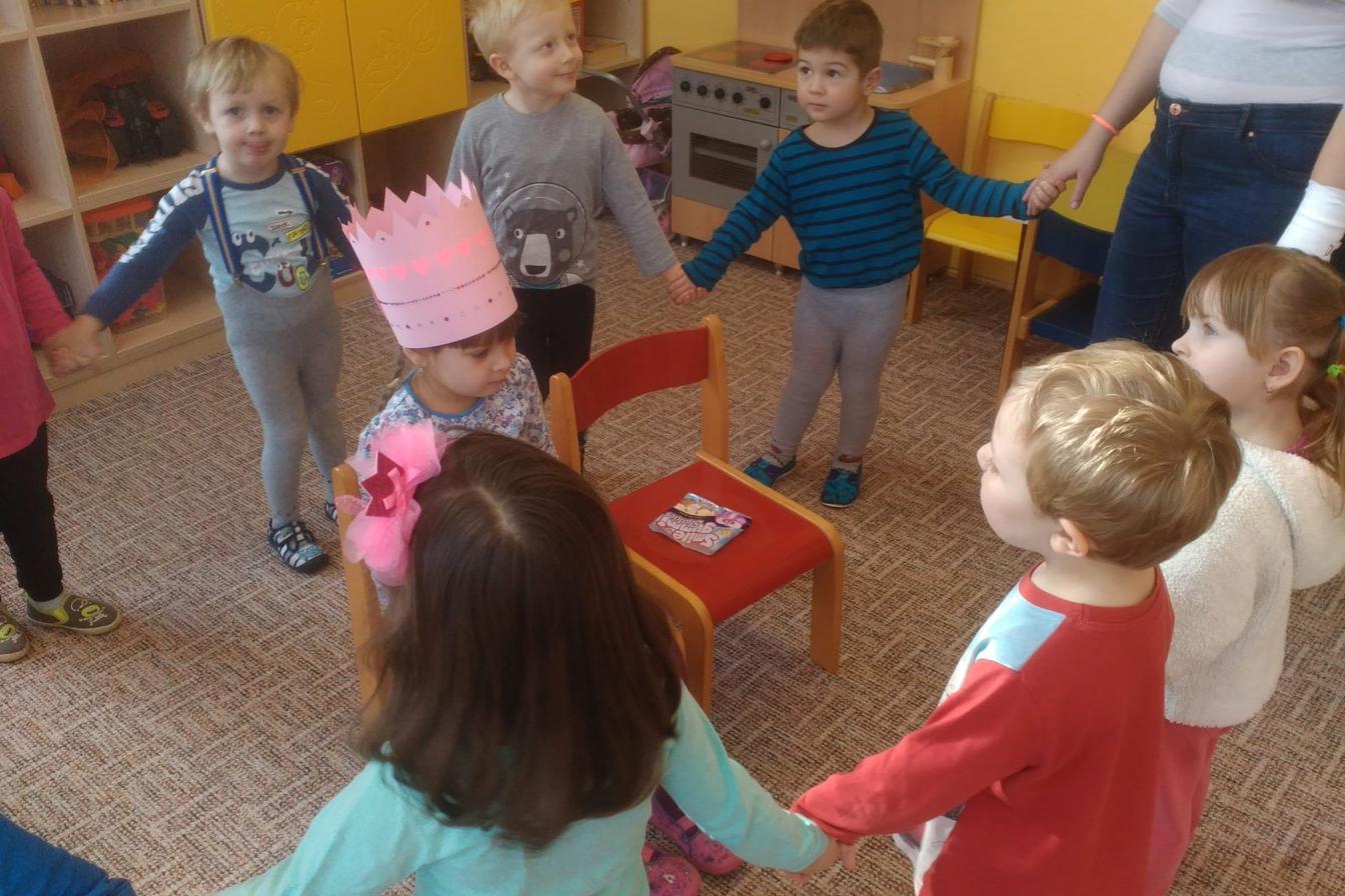 Broučci slaví: Agátka měla narozeniny