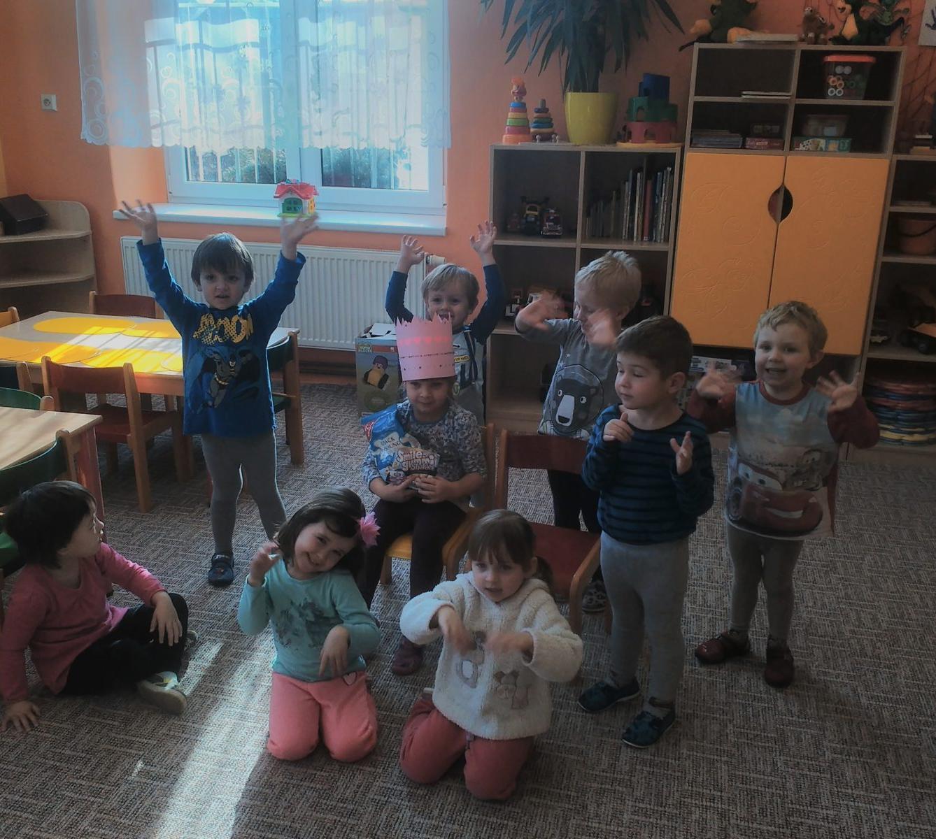 Broučci slaví: Agátka měla narozeniny - 8