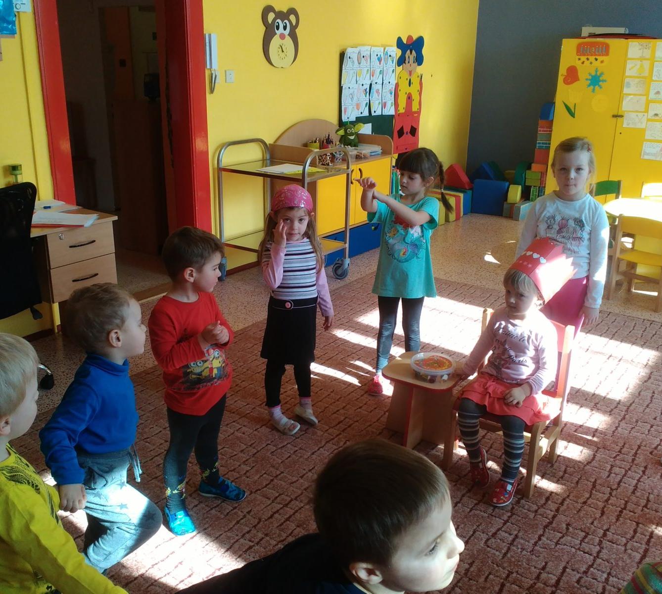 Broučci slaví: Lucinka měla narozeniny - 5