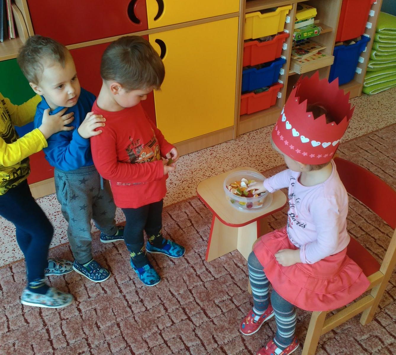 Broučci slaví: Lucinka měla narozeniny - 12