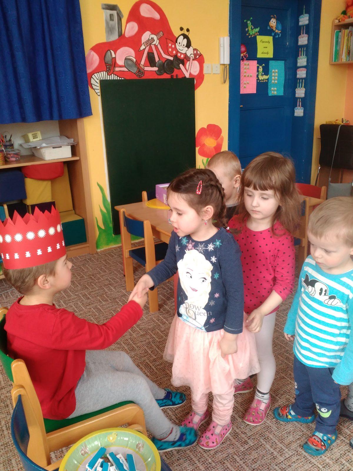 Broučci slaví: Dominiček měl narozeniny - 2