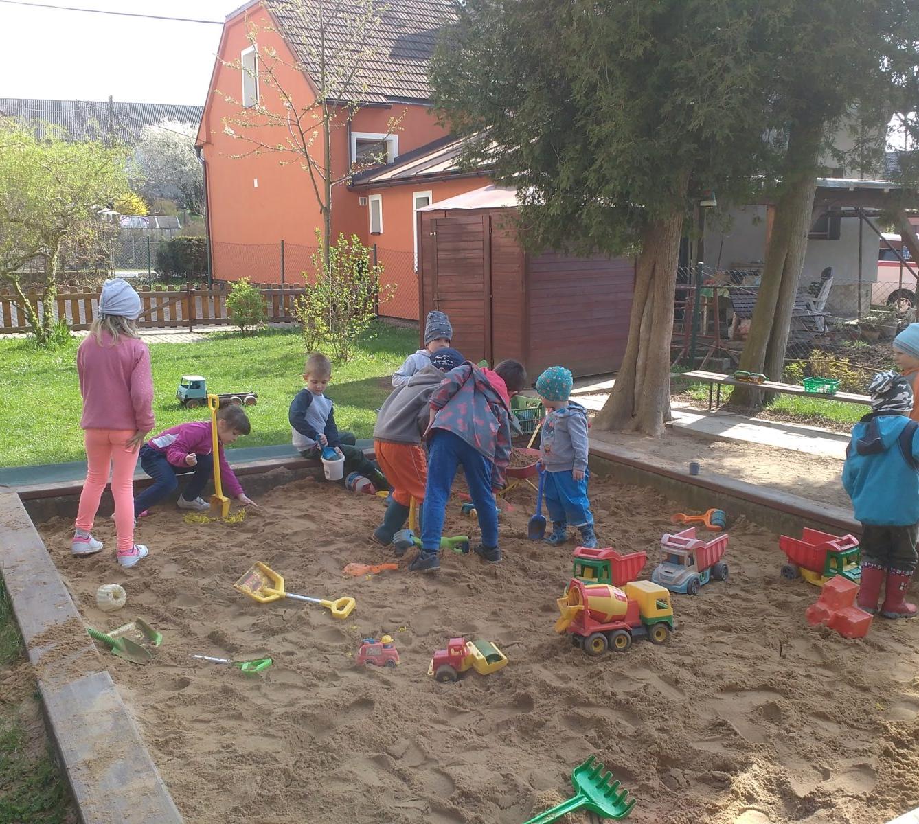 "Konečně na zahradě" - 22