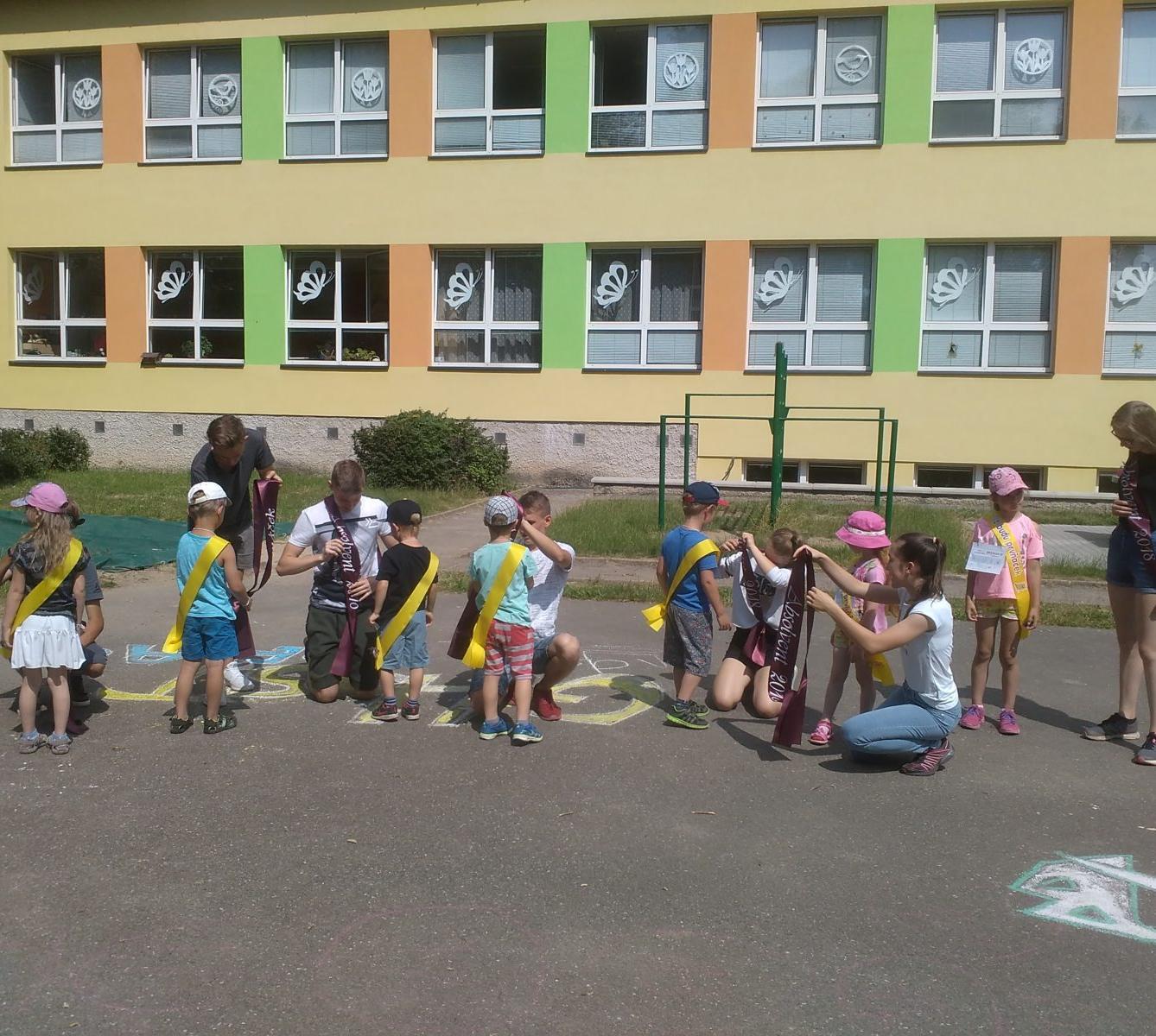 Návštěva předškoláků u deváťáků ve škole - 61