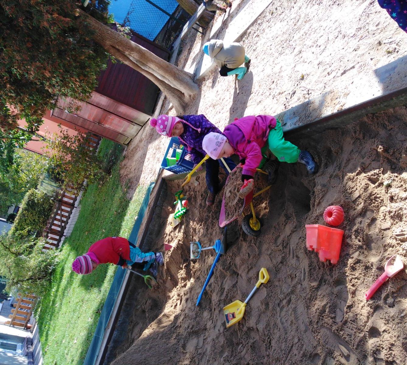 UŽÍVÁME SI ZAHRADY - 9