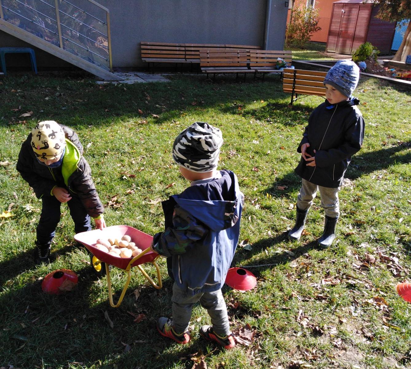 UŽÍVÁME SI ZAHRADY - 23