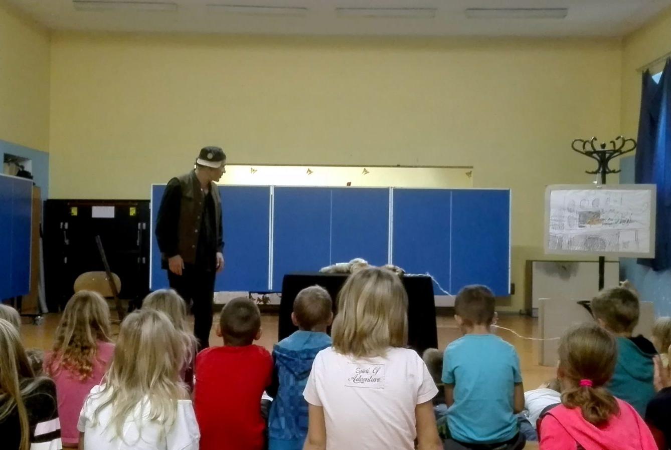 13. 9. Příhody lišky Bystroušky - 7