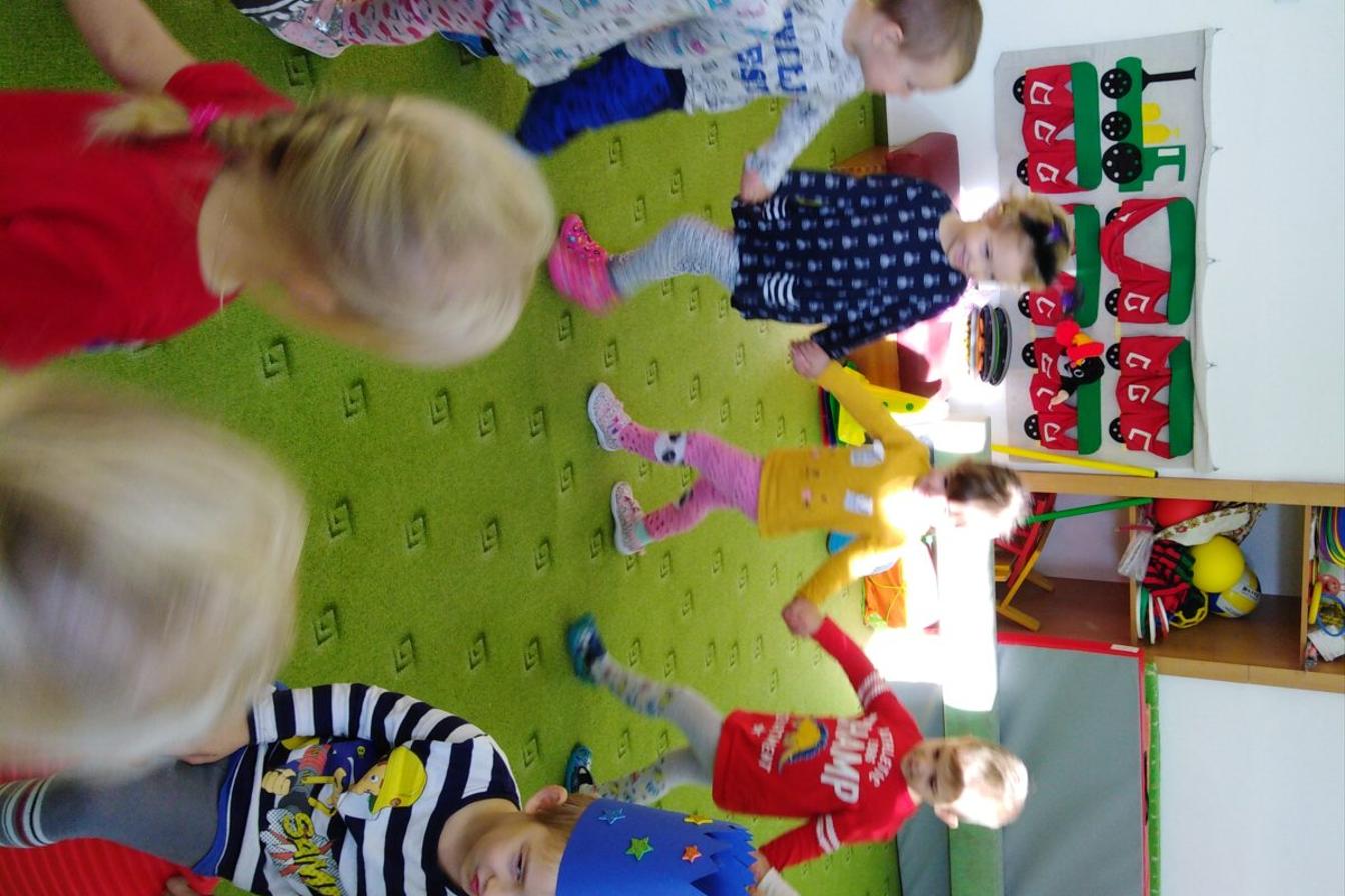 Broučci slaví: Štěpánek měl narozeniny