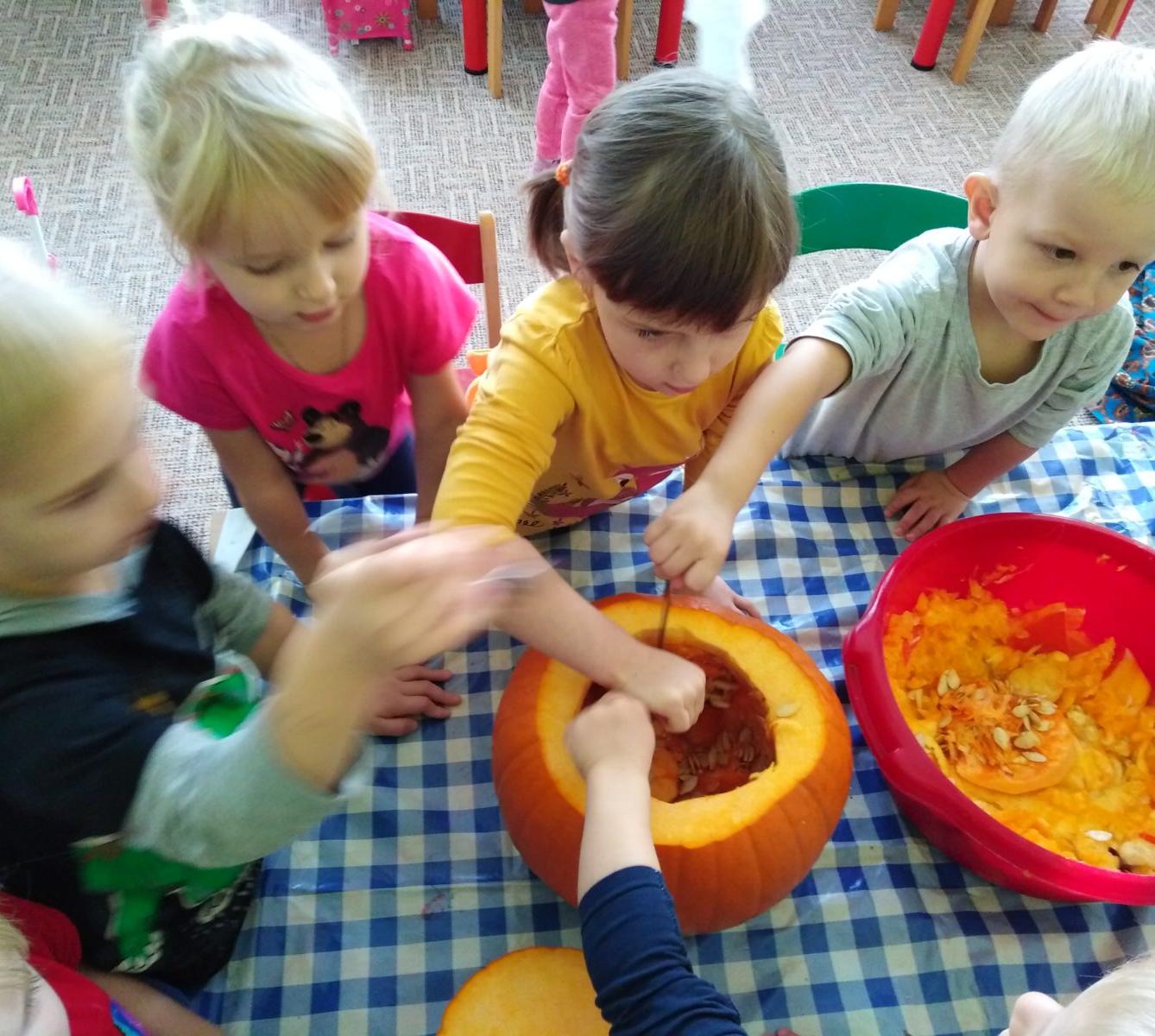 Broučci: "Dýňohrátky" - 6