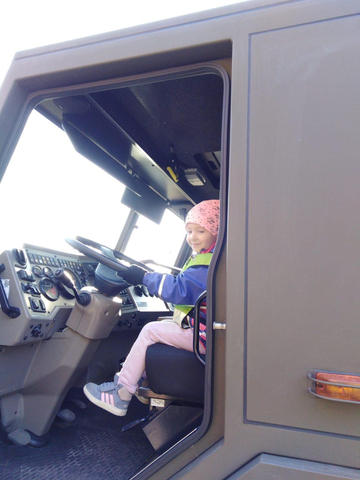 Broučci: návštěva u vojáků - 4