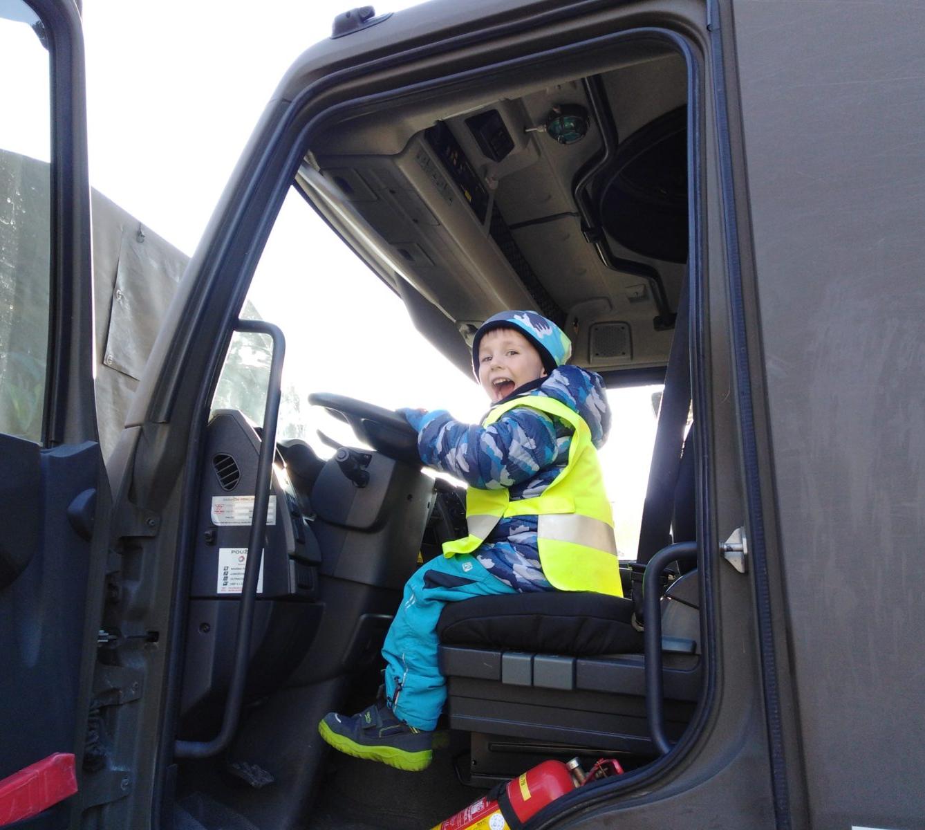 Broučci: návštěva u vojáků - 8