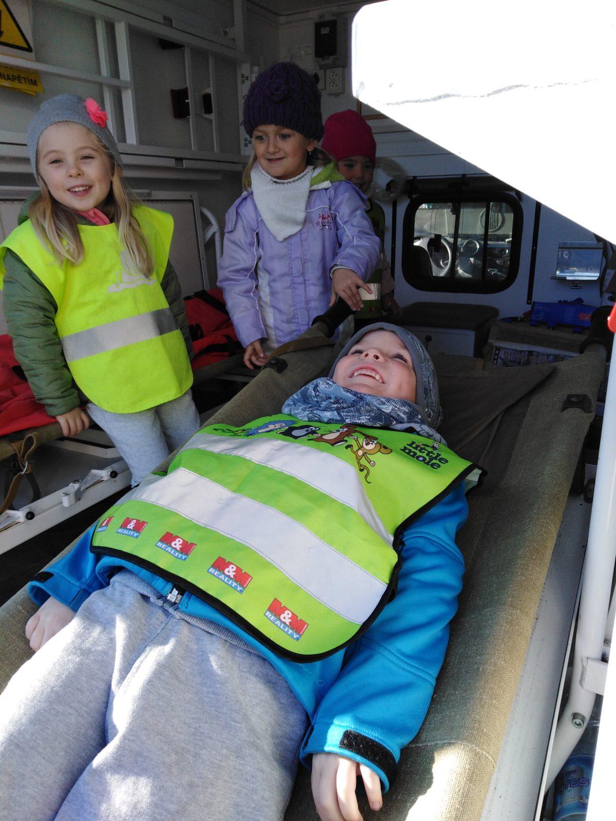 Broučci: návštěva u vojáků - 15