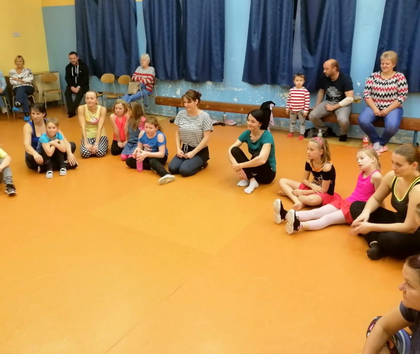 26. 11. Zumba s Ivou - 8