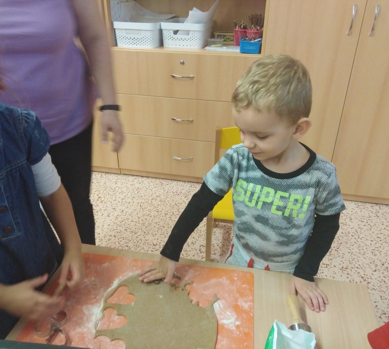 příprava na Vánoce: pečeme perníčky:-) - 42