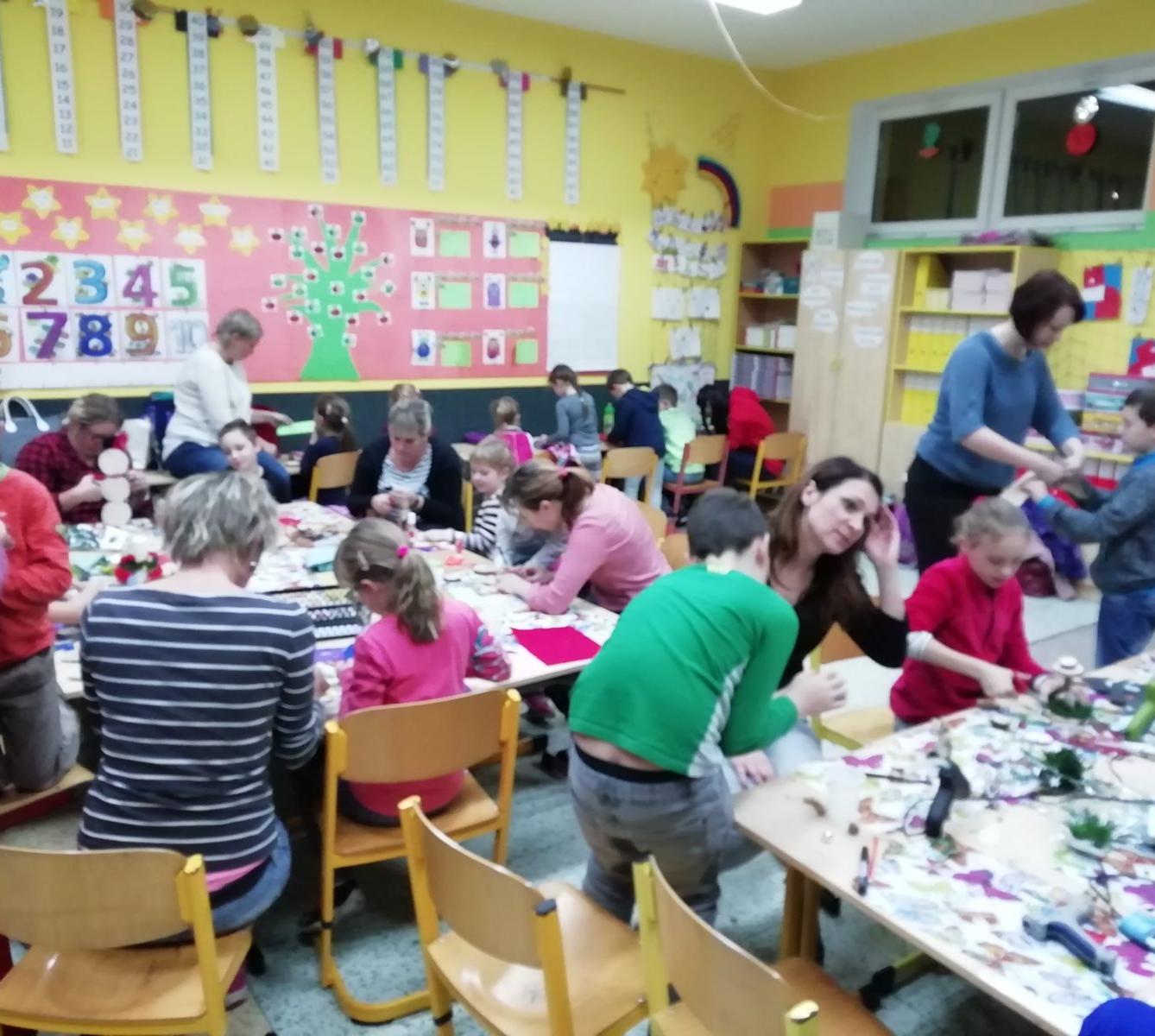 Prvňáčci vyrábí na Jarmark - 4