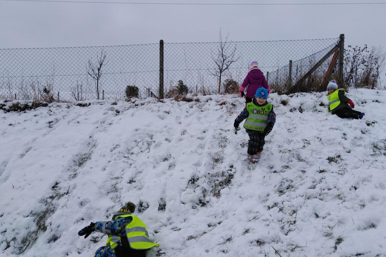 Broučci: konečně sníh!!!:-)