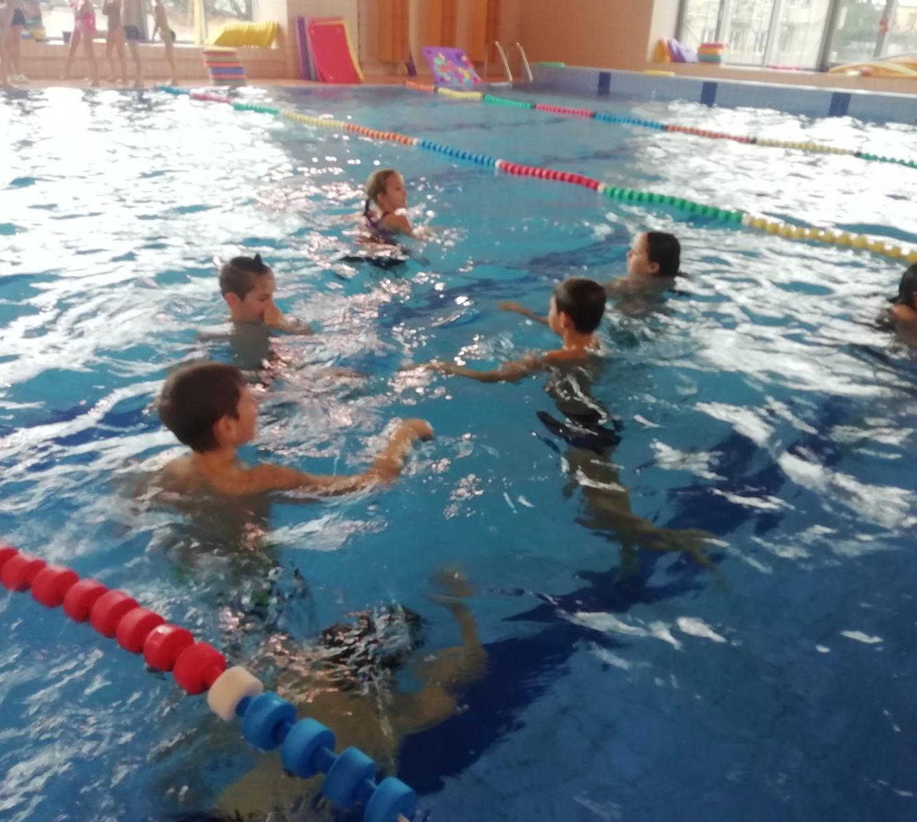 První plavání 1. + 4.A,B třídy - 5