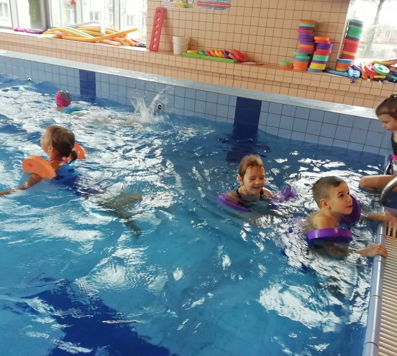 První plavání 1. + 4.A,B třídy - 6