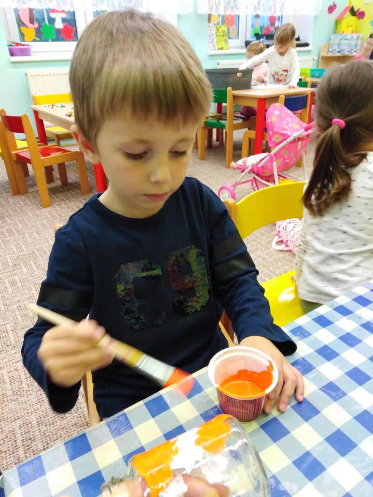 Broučci: "Tvořeníčko, tvoření" - "Listí žloutne, poletuje" - 9