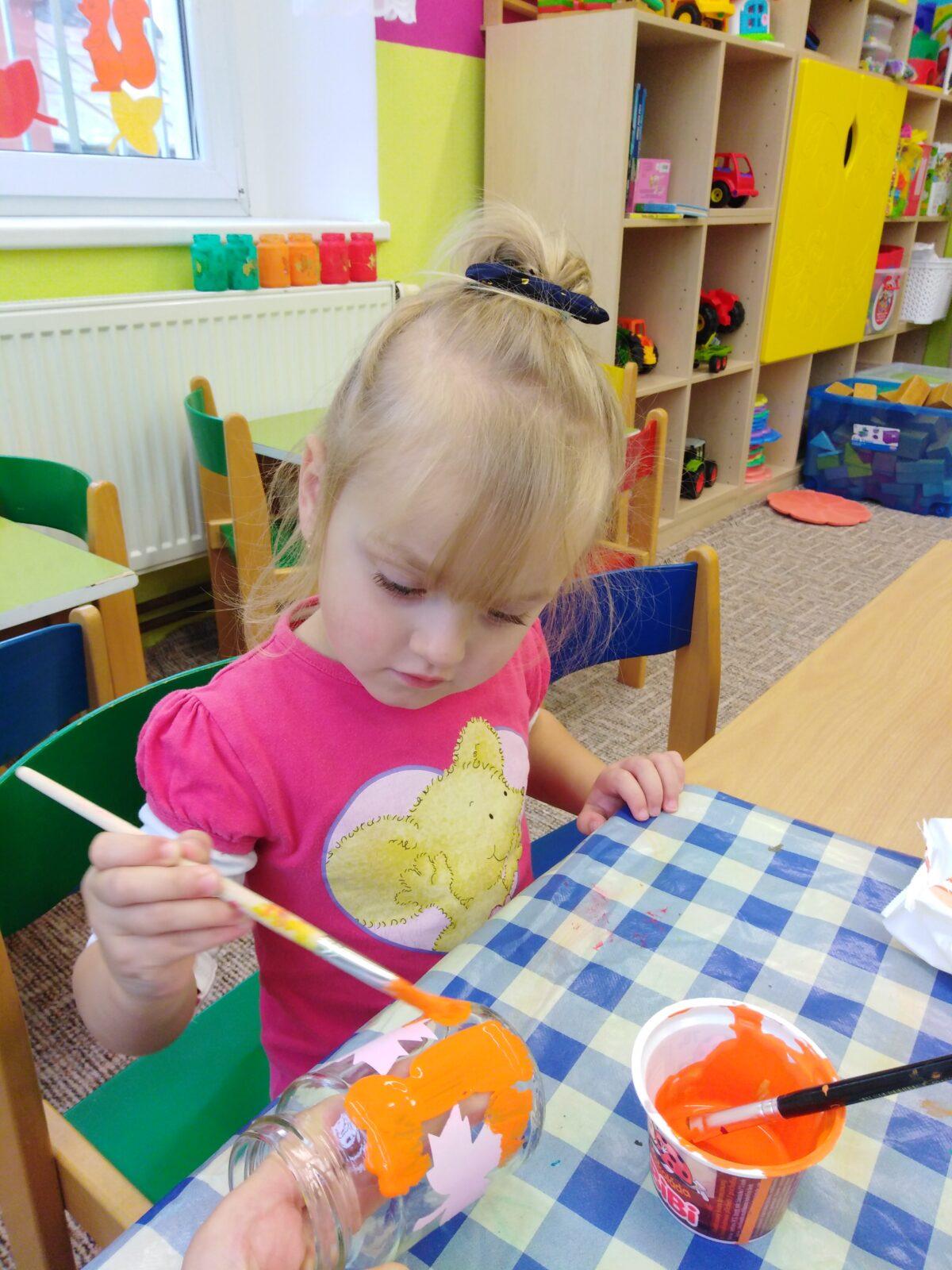 Broučci: "Tvořeníčko, tvoření" - "Listí žloutne, poletuje" - 16